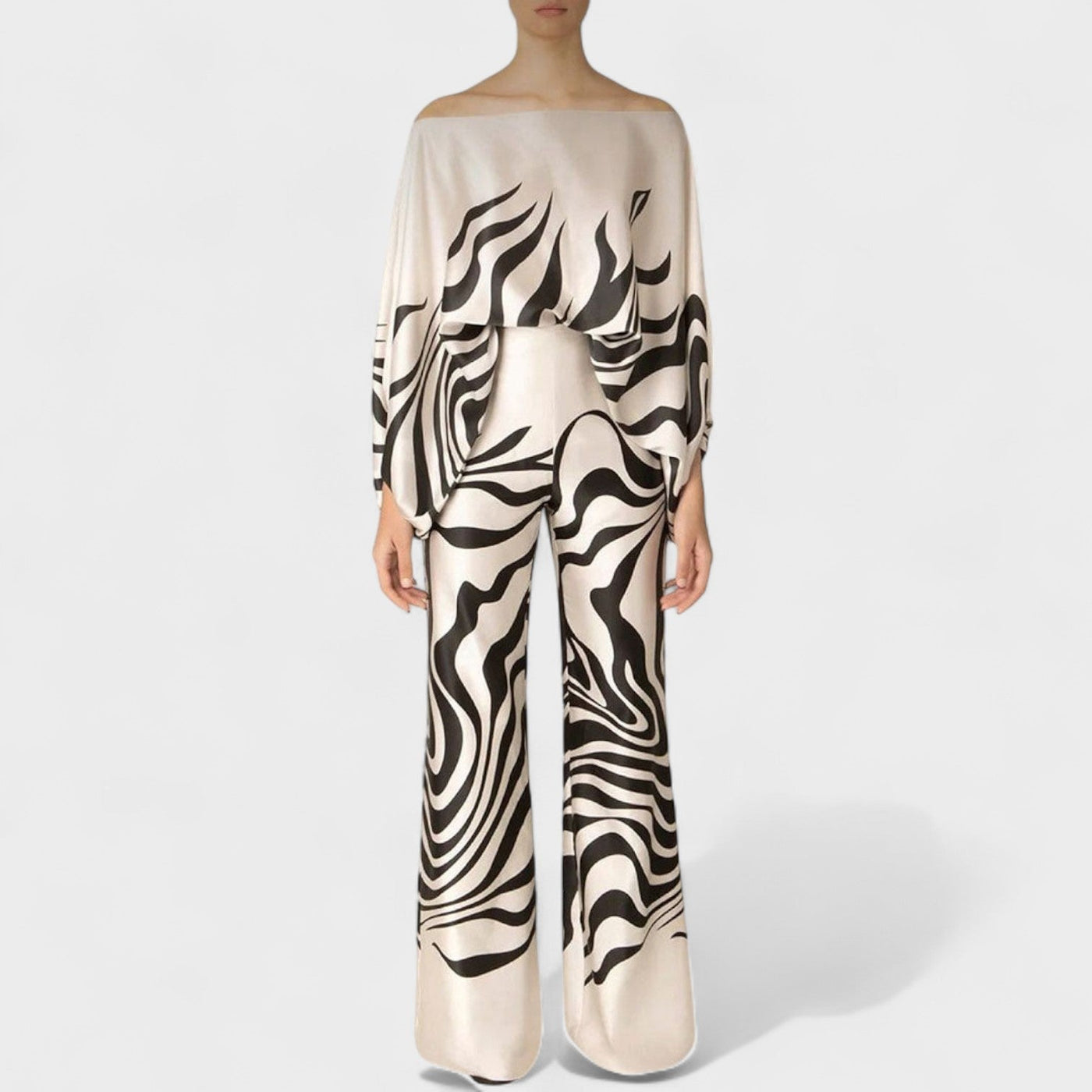 Rivana – Satijnen Co-Ord Set met Asymmetrische Top en Artistieke Print