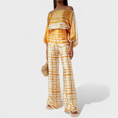 Rivana – Satijnen Co-Ord Set met Asymmetrische Top en Artistieke Print